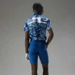 J.Lindeberg Martin Print Golf Polo Shirt -Golf Apparel Shop J.Lindeberg Martin Print Regular Fit Polo GMJT07413 0470 SHLIN150 Hibiscus BlueWhite Model 3