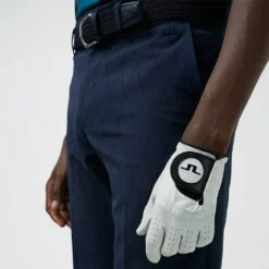 J.Lindeberg Active Argyle Golf Shorts -Golf Apparel Shop J.Lindeberg SS22 Active Argyl Golf Short P1345071 Navy Model 3