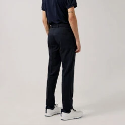 J.Lindeberg Elof Golf Trouser 11 J.Lindeberg Elof Golf Trouser -Golf Apparel Shop J.Lindeberg SS22 Elof Trouser JL GMPA05222 6855 Code TRLIN016 34 W 32 Leg Navy model 1