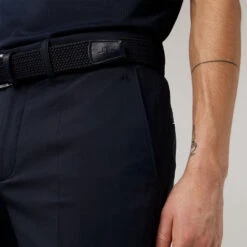 J.Lindeberg Elof Golf Trouser 13 J.Lindeberg Elof Golf Trouser -Golf Apparel Shop J.Lindeberg SS22 Elof Trouser JL GMPA05222 6855 Code TRLIN016 34 W 32 Leg Navy model 3