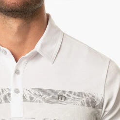 TravisMathew Activate Golf Polo Shirt 12 TravisMathew Activate Golf Polo Shirt -Golf Apparel Shop Travis Mathew SS21 Activate Golf Polo Shirt 1MW440 SHTRA055 XL White Model 2