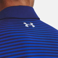 Under Armour Playoff 2.0 Hollen Stripe Golf Polo Shirt -Golf Apparel Shop Under Armour AW22 Playoff 2.0 Hollen Stripe Polo Shirt 1327037 489 SHUND298 Bauhaus Blue Versa Blue Oxford Blue Model 2